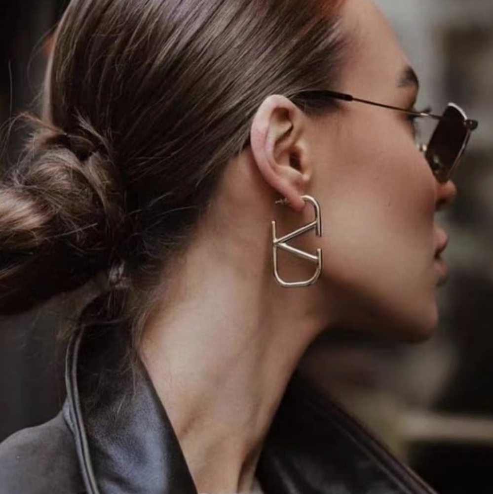 Stylish 18K GOLD💖 Plated Initial Letter V Earrings